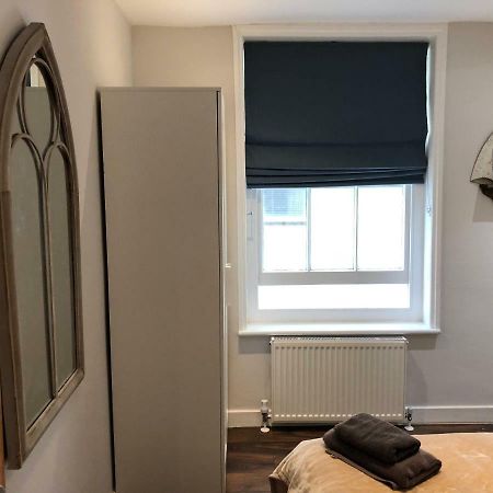 Modern One Bedroom Apartment Near The Seafront Portsmouth Exterior photo